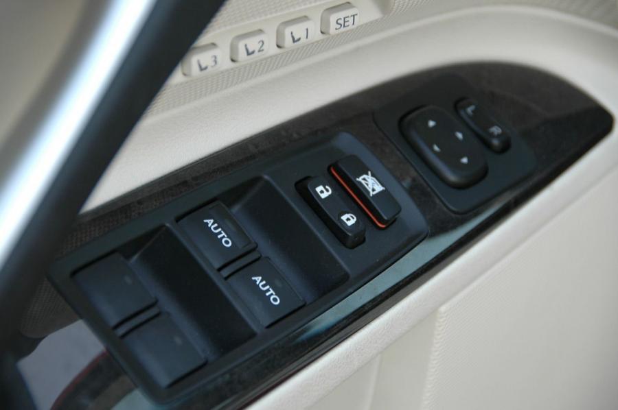  Lexus IS350C 2008 года  (фото 80 из 108)